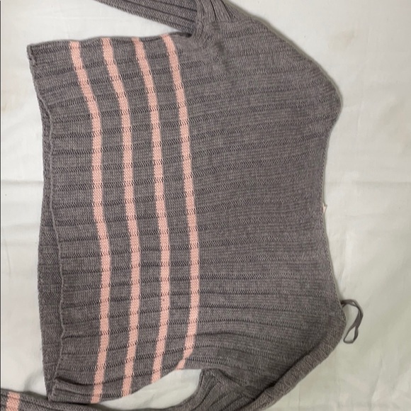 Garage Cropped Sweater - Picture 2 of 3